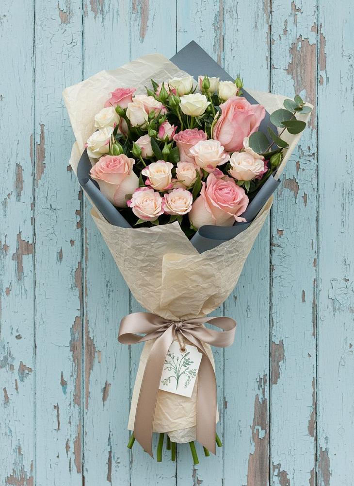 Букет цветов из: Розы в Коряжме