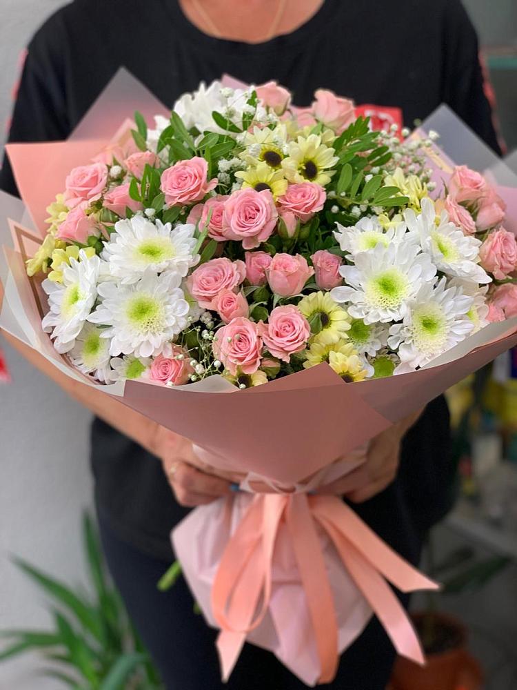 Букет цветов из: Розы и Хризантемы в Коряжме