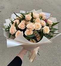 Букет Кремовые розы Латте в Коряжме