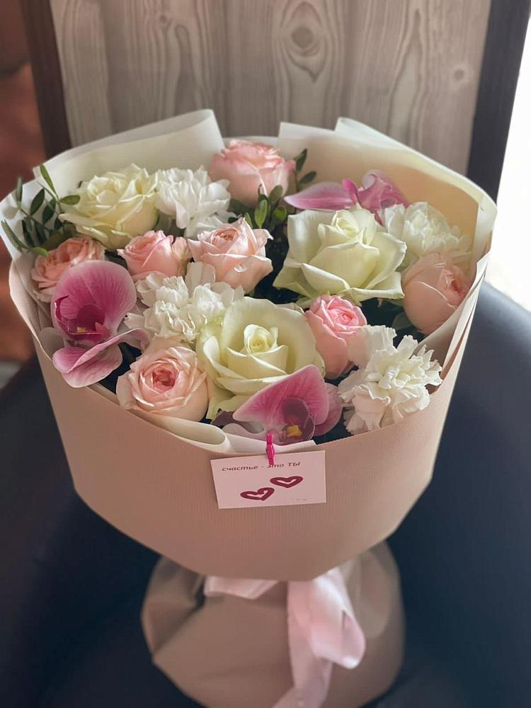 Букет цветов из: Орхидеи, Розы и Гвоздики в Коряжме