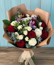 Букет цветов из:  Розы и Альстромерии в Коряжме