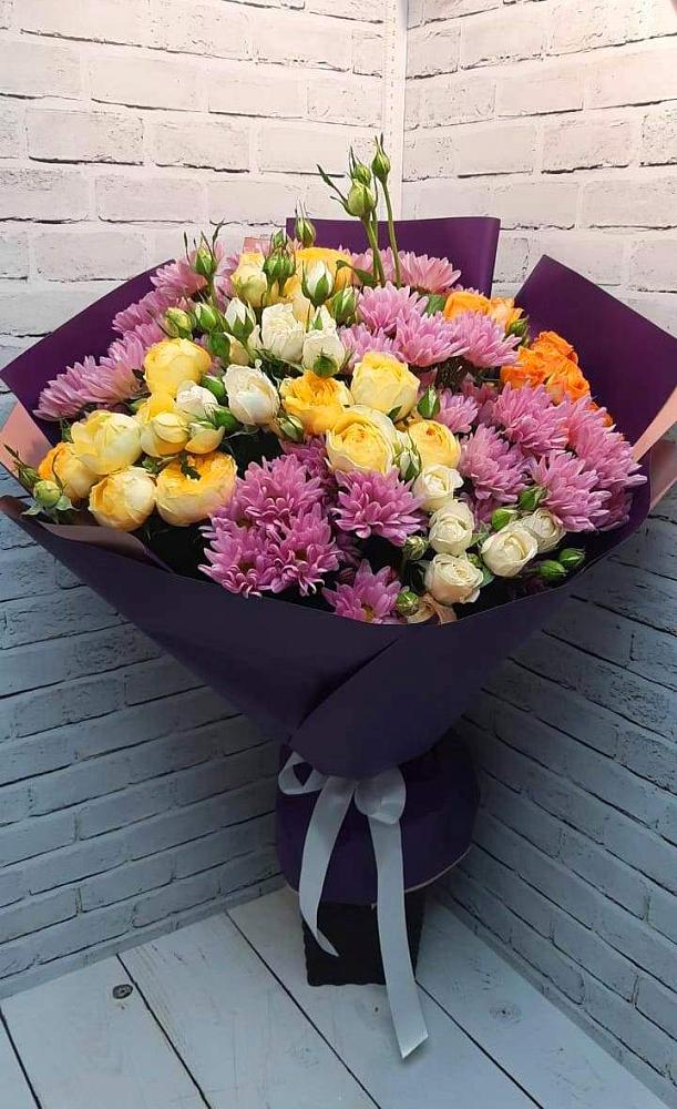 Букет цветов из: Хризантемы и Розы в Коряжме
