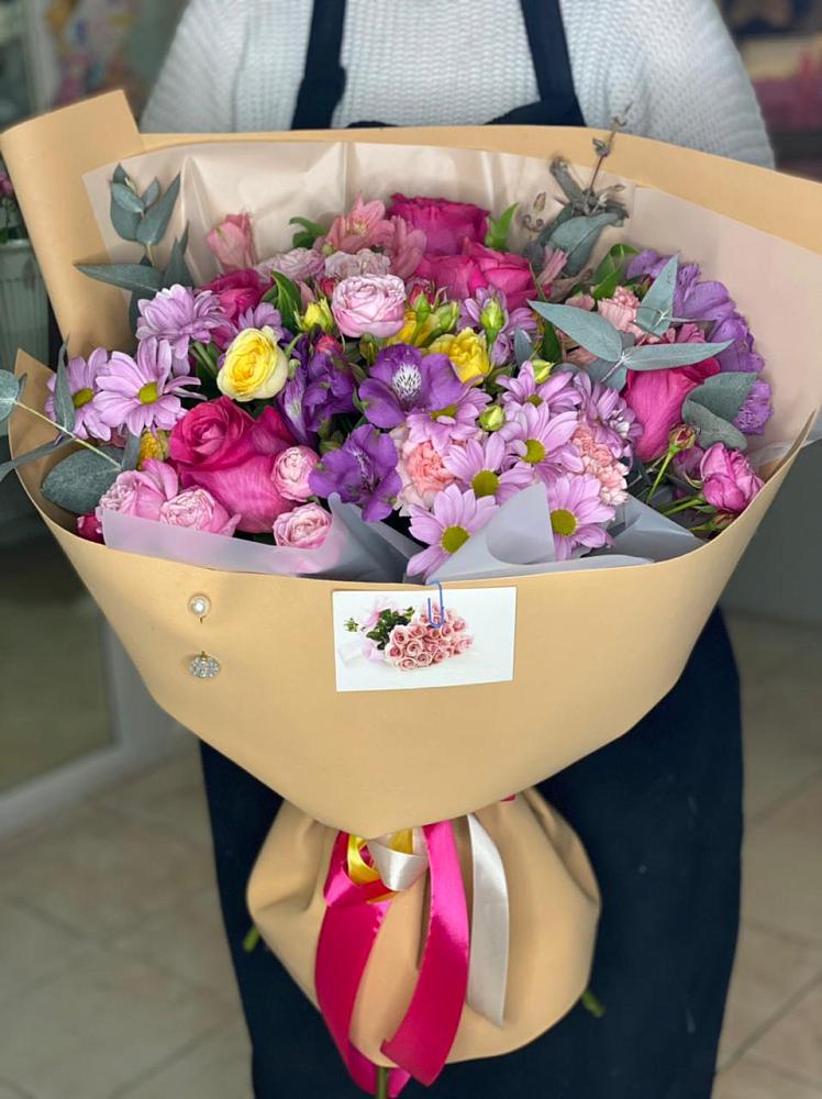 Букет цветов из: Хризантемы, Гвоздики и Альстромерии в Коряжме