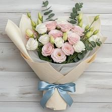 Букет цветов из:  Лизиантусы в Коряжме