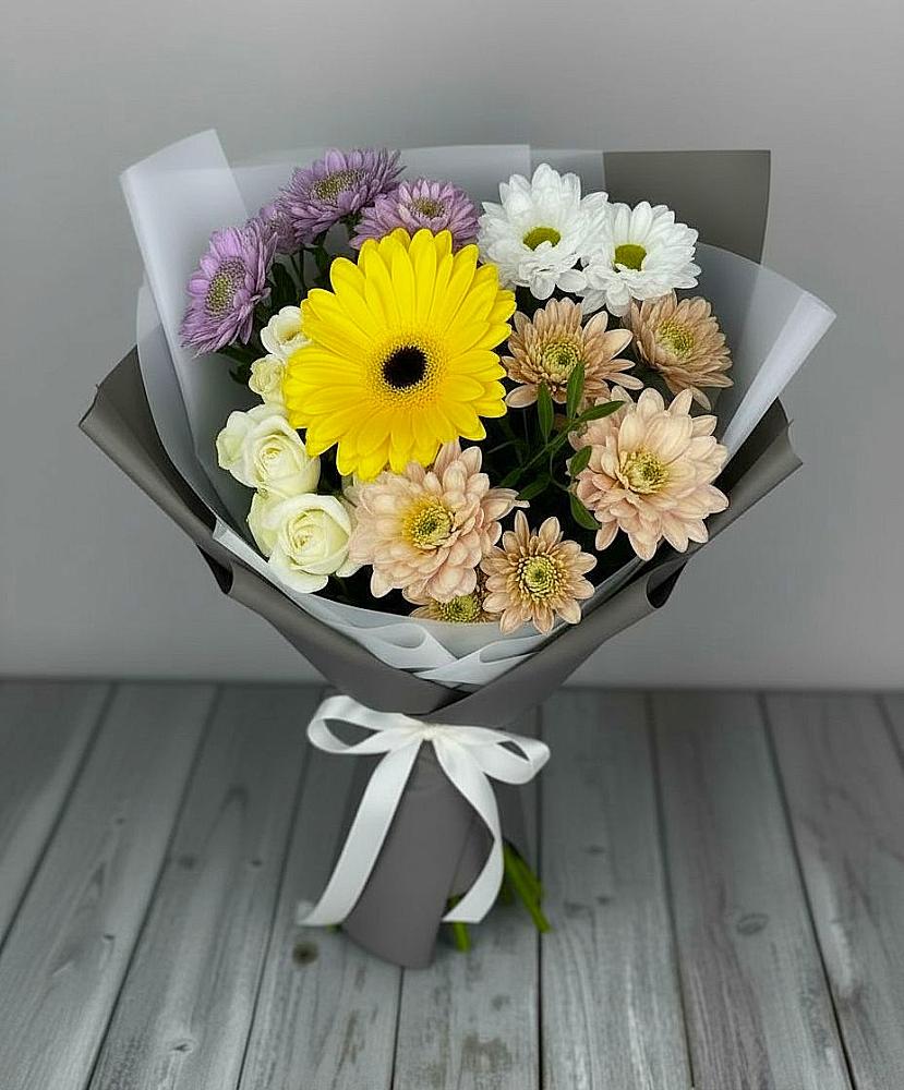 Букет цветов из: Розы, Герберы и Хризантемы в Коряжме