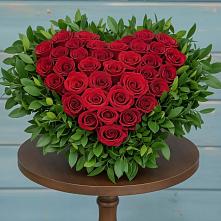 Цветочная композиция из Розы в виде сердца в Коряжме