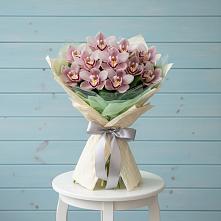 Букет цветов из:  Орхидеи и Розы #REPLACE_PRED# Коряжме