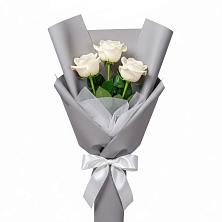 Букет 3 белые розы в Коряжме