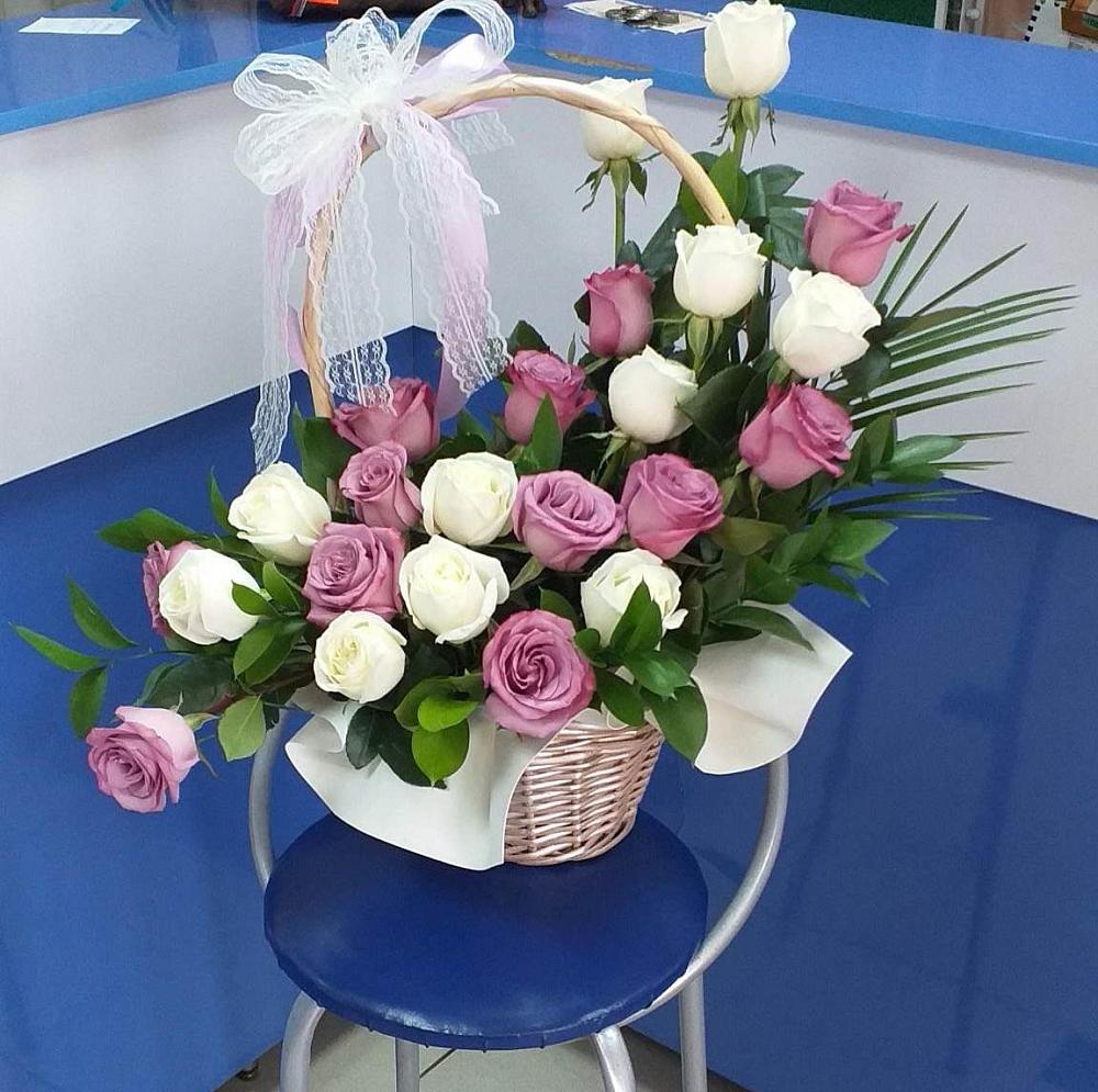 Цветочная композиция из Розы в корзине в Коряжме
