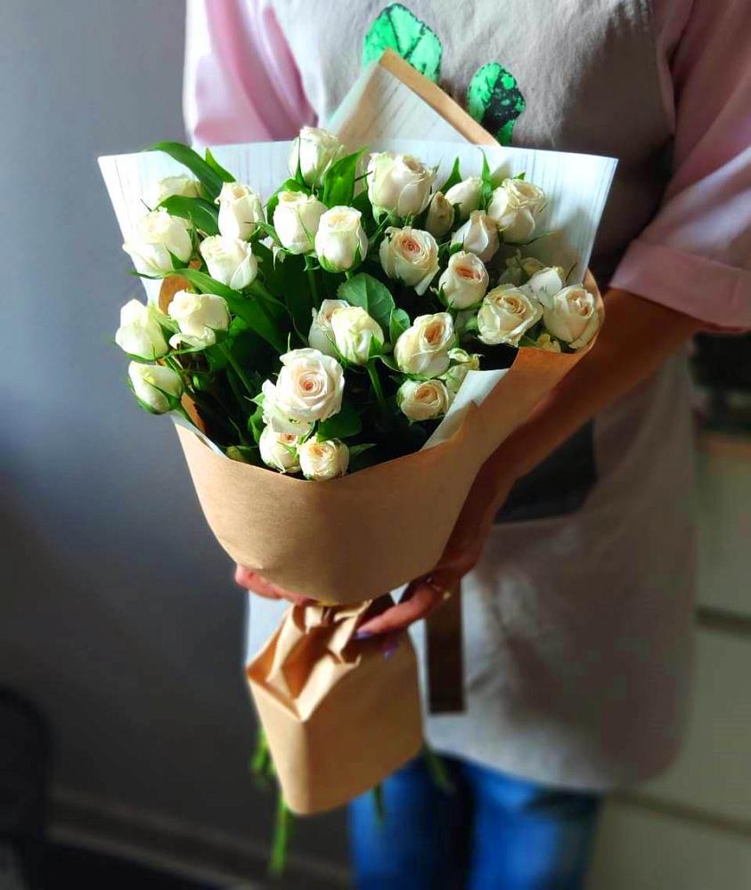 Букет цветов из: Розы в Коряжме