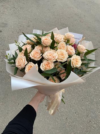 Букет Кремовые розы Латте в Коряжме