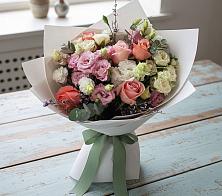 Букет цветов из:  Розы, Лизиантусы и Гвоздики в Коряжме