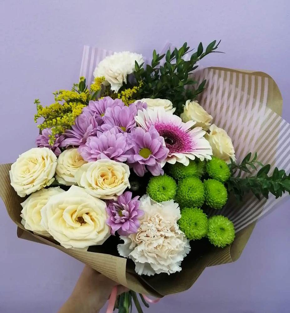 Букет цветов из: Хризантемы, Розы, Гвоздики и Герберы в Коряжме