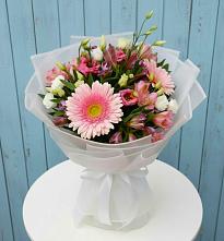 Букет цветов из:  Герберы, Альстромерии и Лизиантусы в Коряжме