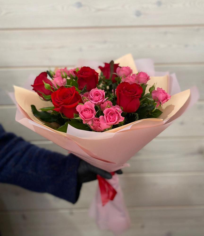 Букет цветов из: Розы в Коряжме