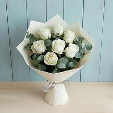 Букет Белые розы в Эвкалипте в Коряжме