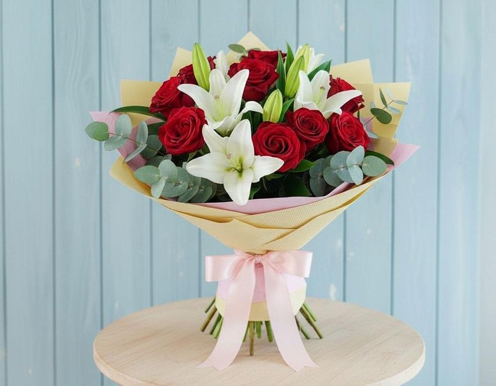 Букет цветов из: Лилии и Розы в Коряжме